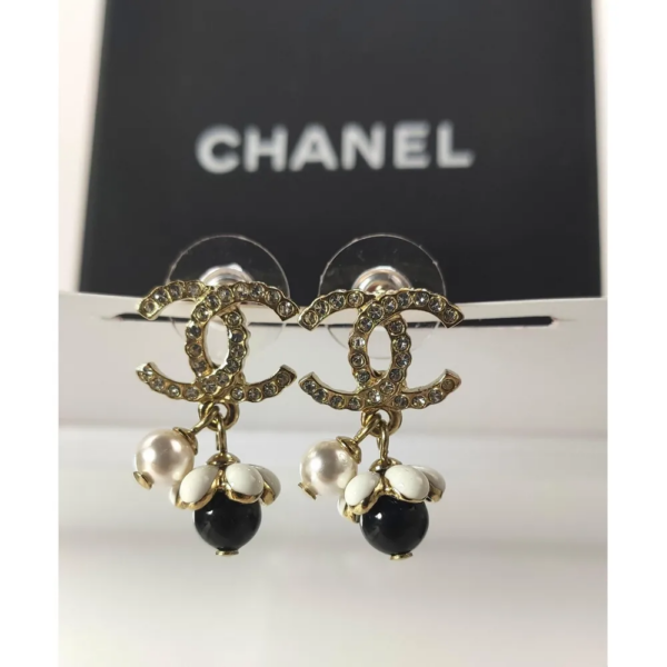 Boucles d'oreilles Chanel CC